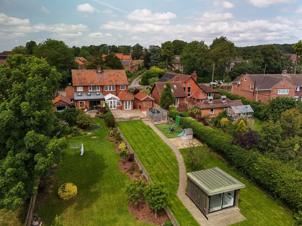 Property photo 1 of 31