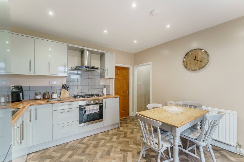 Property photo 2 of 22 Picture No. 27