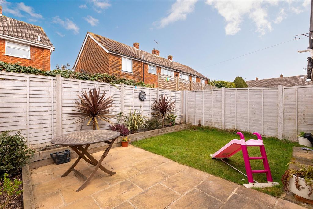 Property photo 3 of 17 Meadowside-19.Jpg