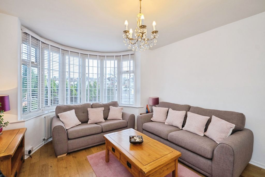 Property photo 3 of 25 Pbox-Img.Jpg