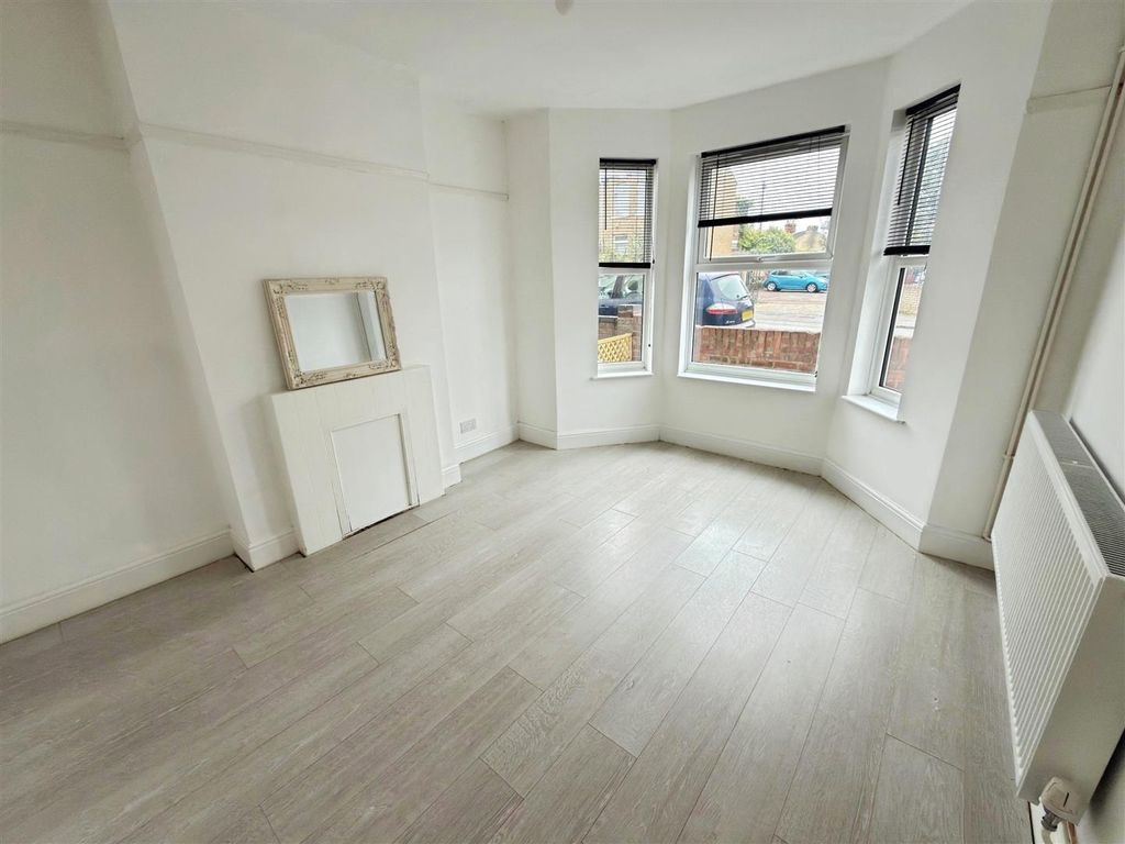 Property photo 3 of 17 Bridge Road (16).Jpg