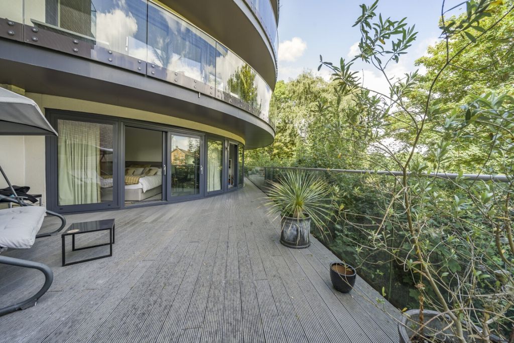 Property photo 3 of 16 1168048 (10)