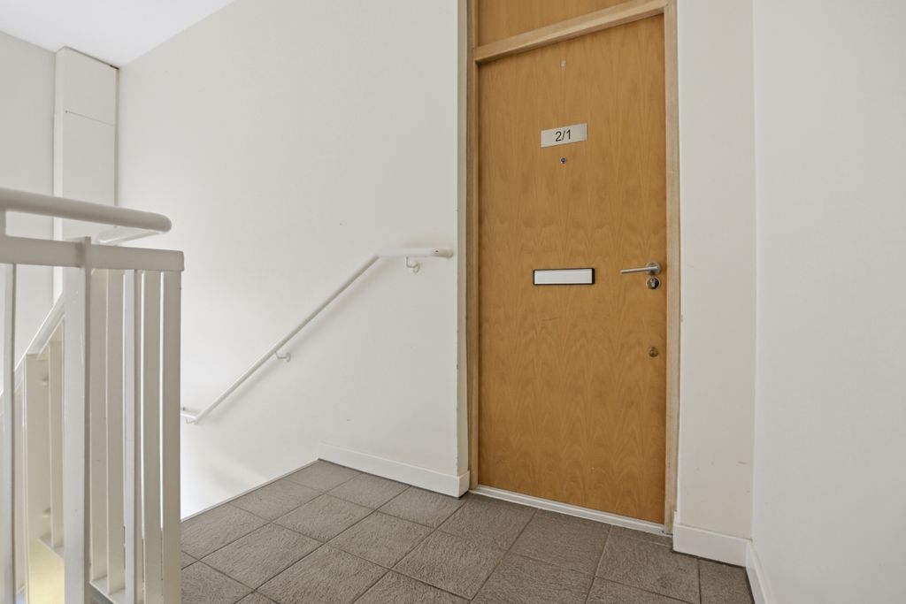 Property photo 2 of 38