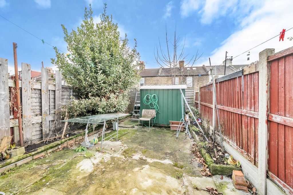 Property photo 3 of 4