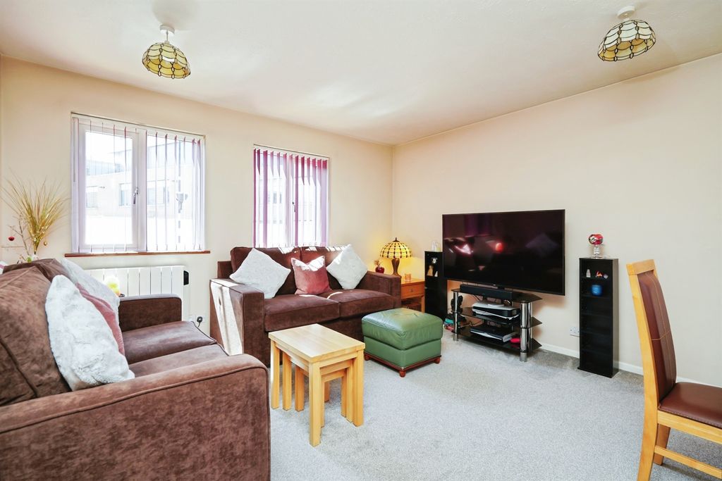 Property photo 2 of 13