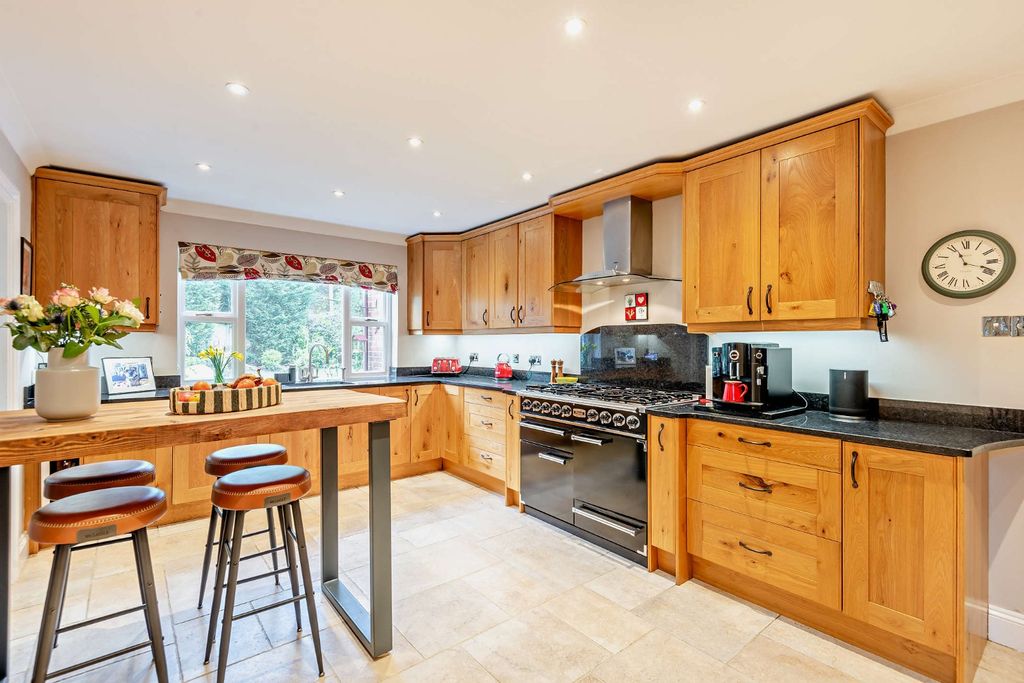 Property photo 3 of 19 Picture No. 12