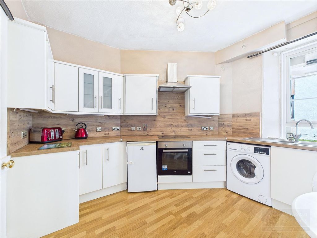 Property photo 2 of 22 Kitchen
