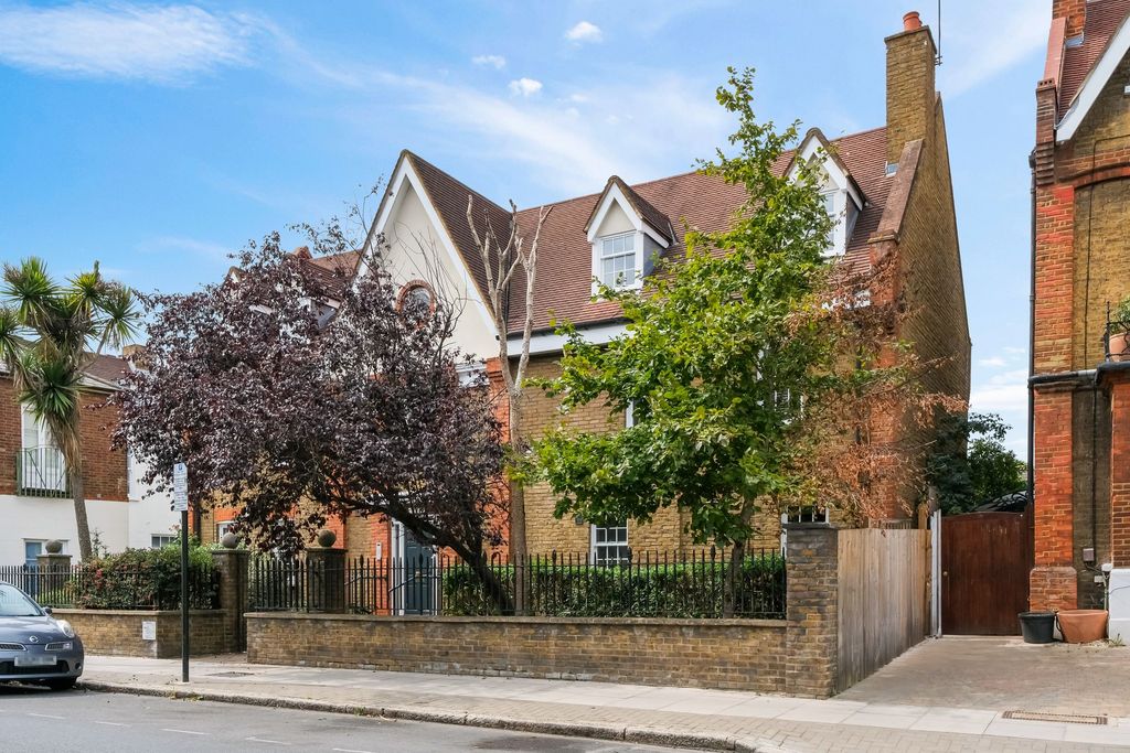 Property photo 1 of 15