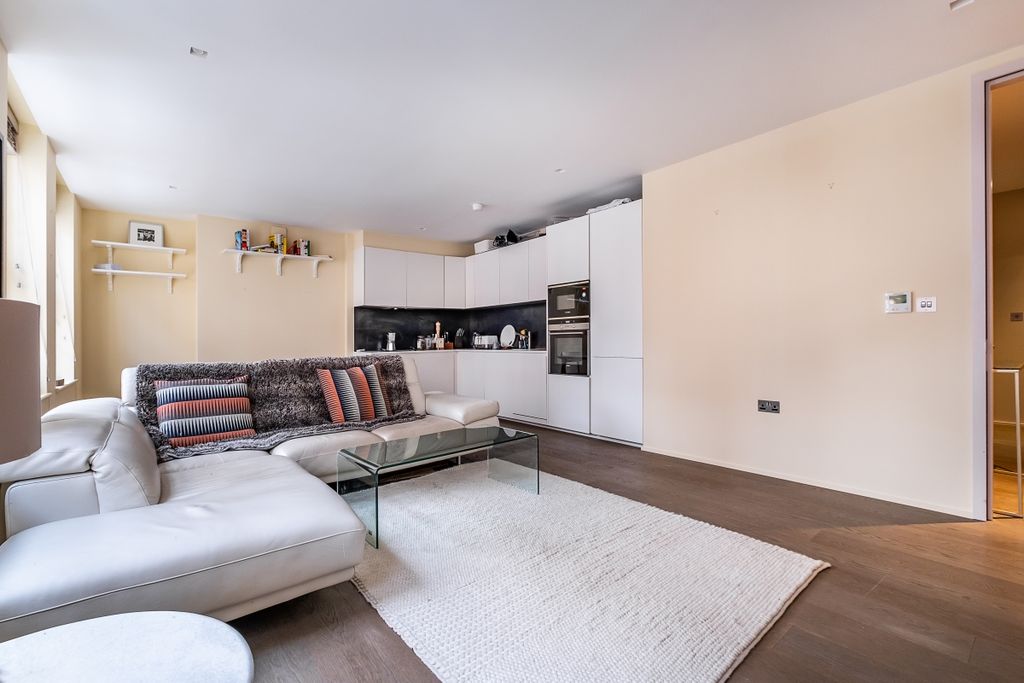 Property photo 3 of 10 Reception