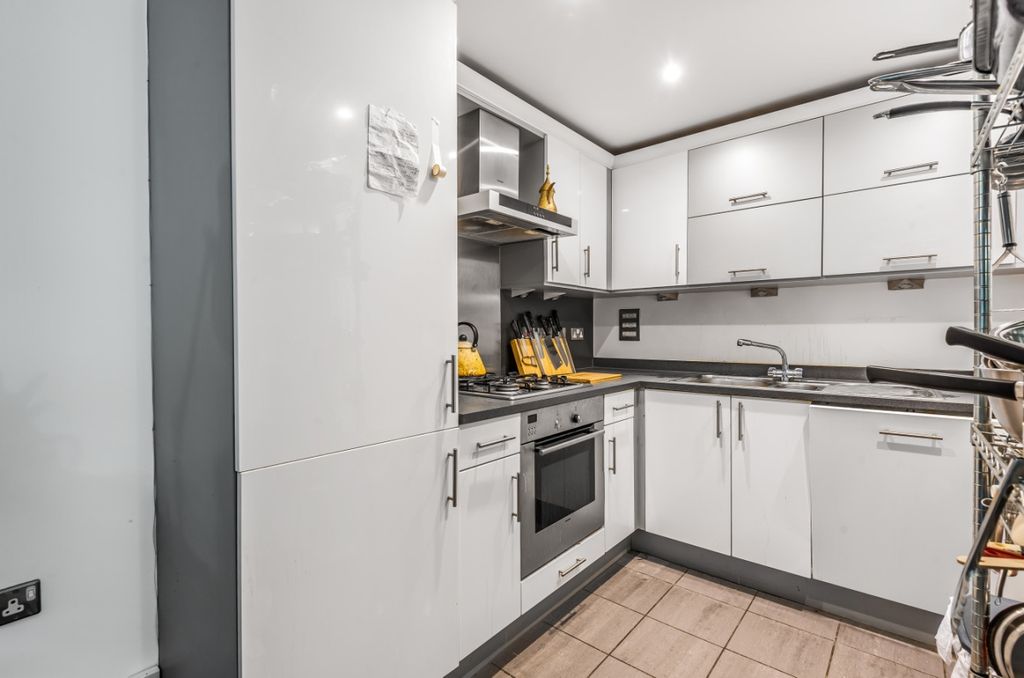 Property photo 2 of 12 816635 (5)