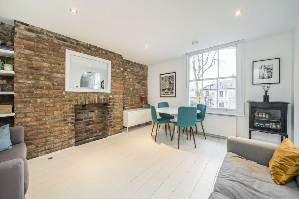 Property photo 2 of 8