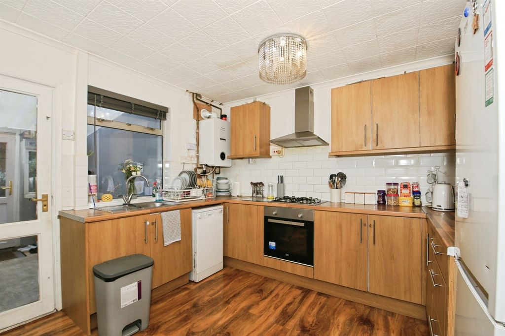 Property photo 3 of 17