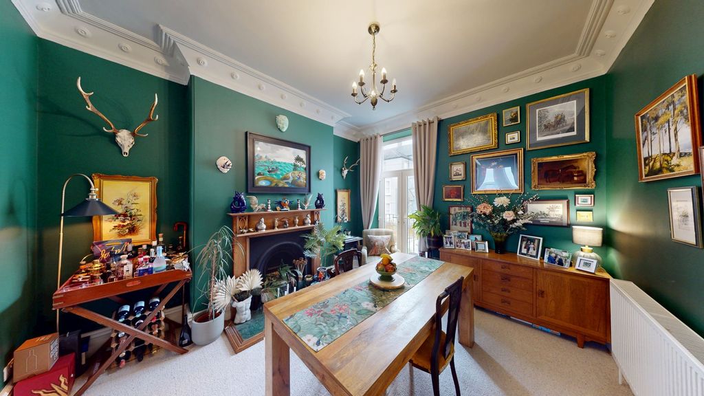 Property photo 3 of 21