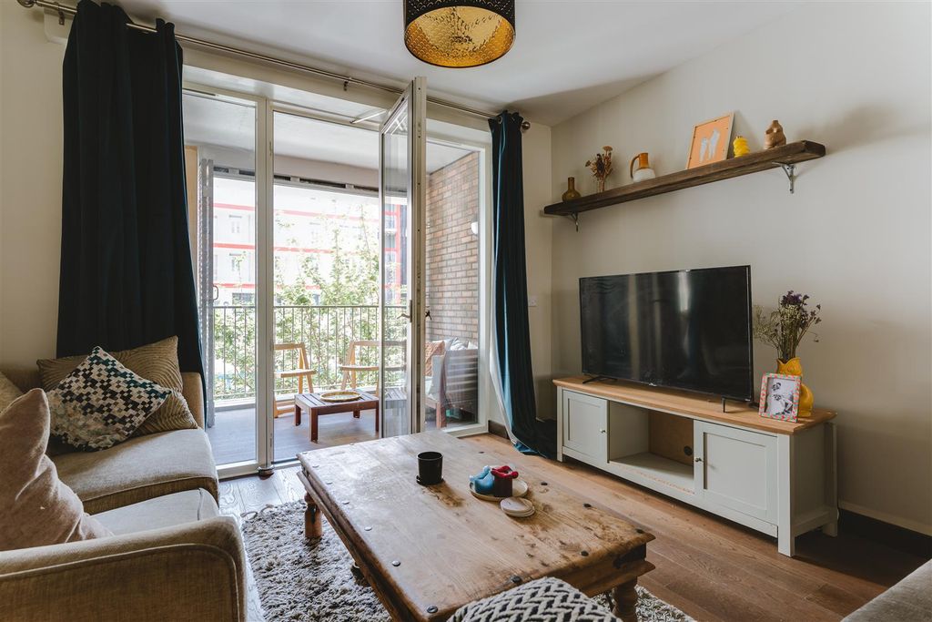 Property photo 1 of 36 Smeed Road-28.Jpg