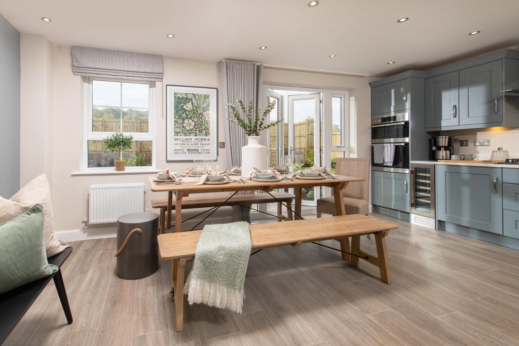 Property photo 1 of 7 Bar Yw Westminster View - Halton Dining Kitchen