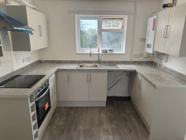 Property photo 2 of 10 Kitchen