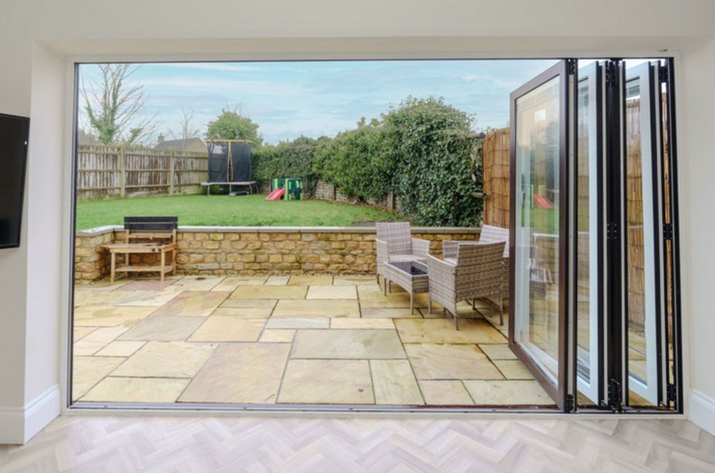 Property photo 2 of 11