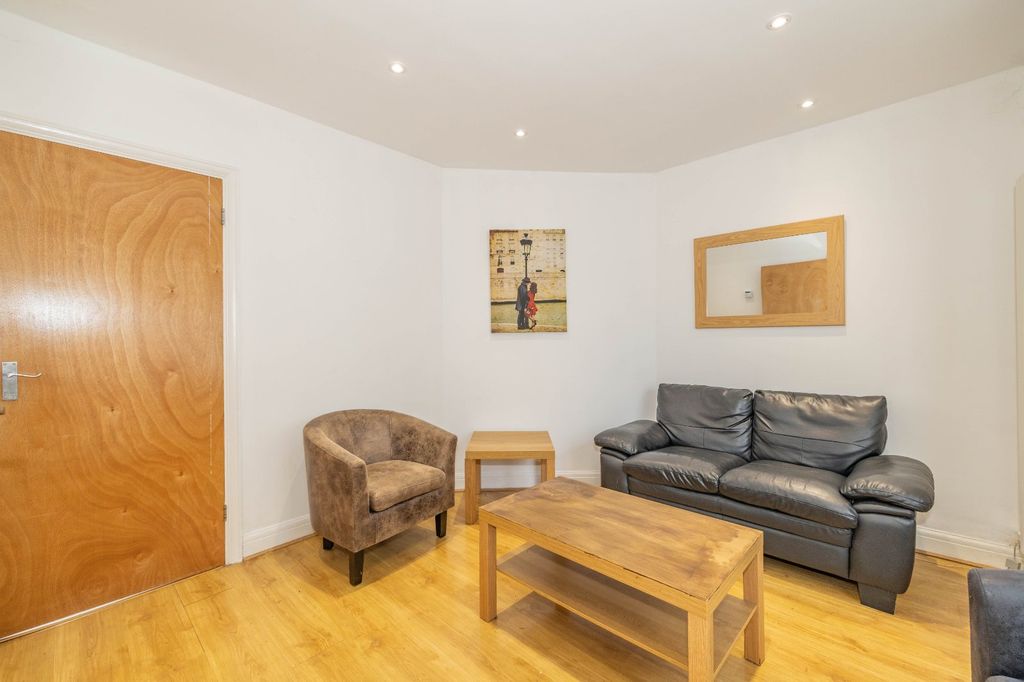 Property photo 2 of 11 Picture 2