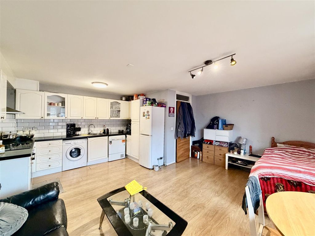 Property photo 2 of 8 2