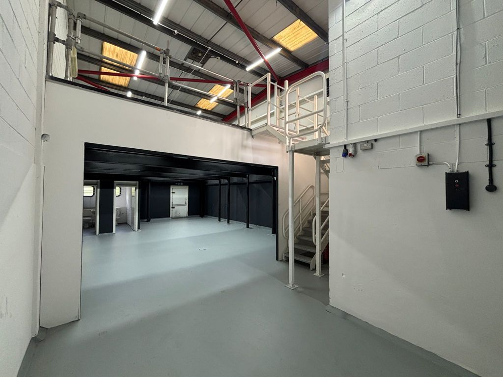Property photo 3 of 7 Photo 8