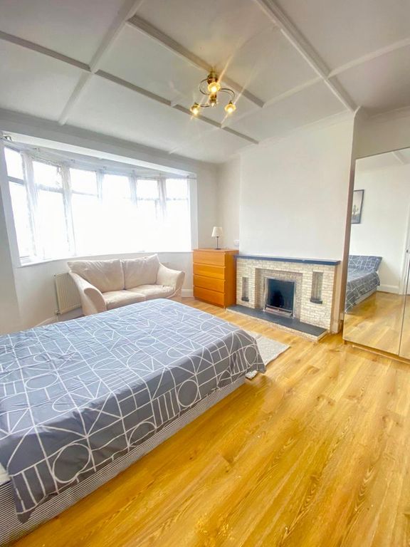 Property photo 2 of 4 Room