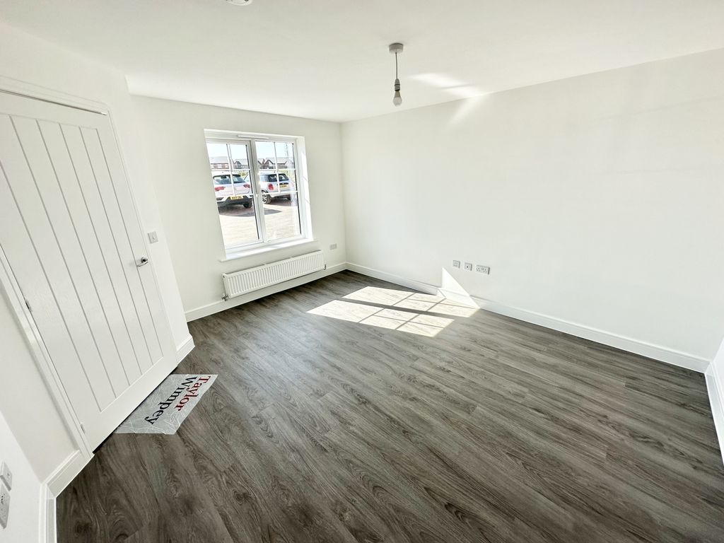 Property photo 3 of 10 Img_8999