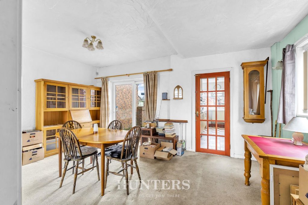 Property photo 3 of 17 Oldham Road (4).Jpg