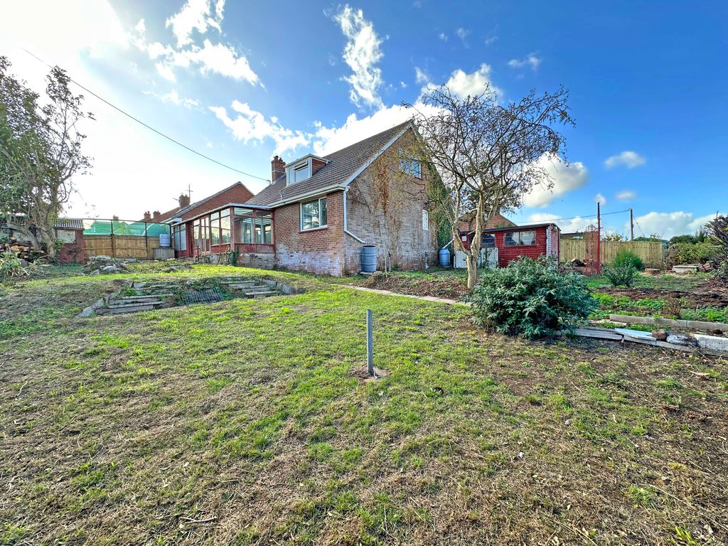 Property photo 2 of 19