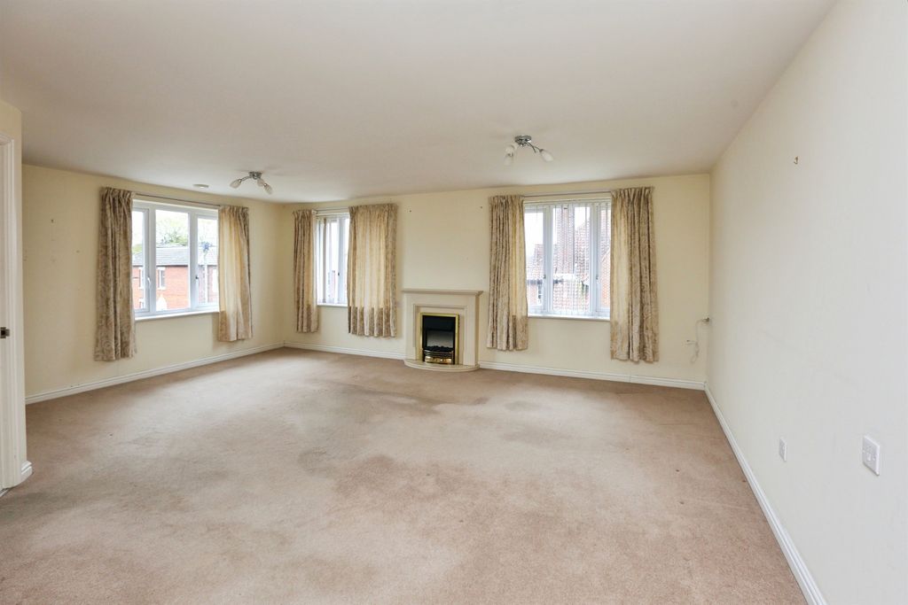 Property photo 3 of 13