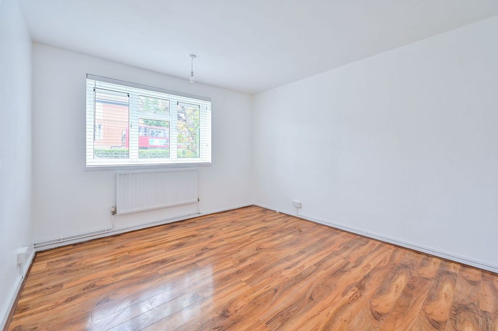 Property photo 3 of 5