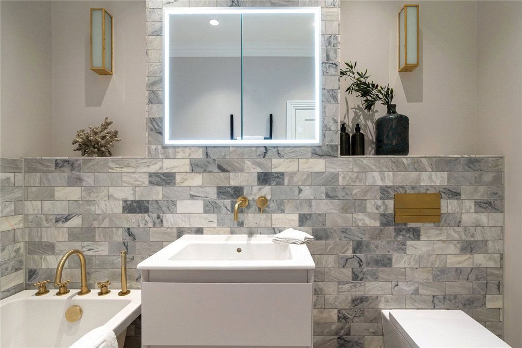 Property photo 2 of 21 Picture No. 02