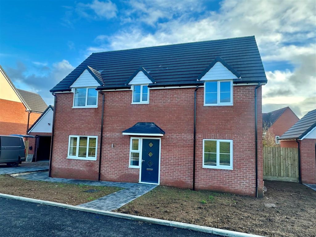 Property photo 1 of 35 Front Aspect