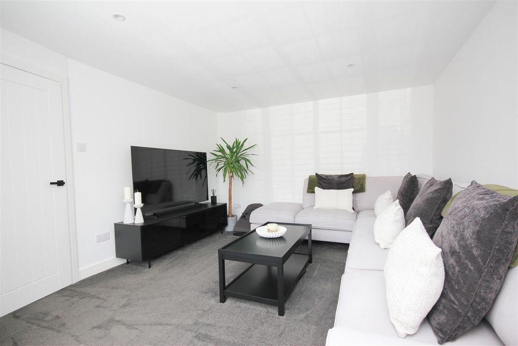 Property photo 2 of 21 Living 1.Jpg