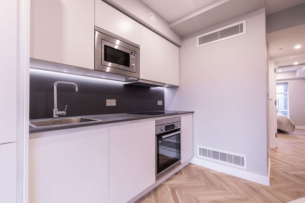 Property photo 3 of 18 Kitchen (Example)