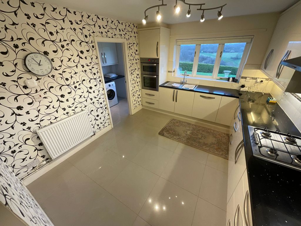 Property photo 2 of 20 Kitchen