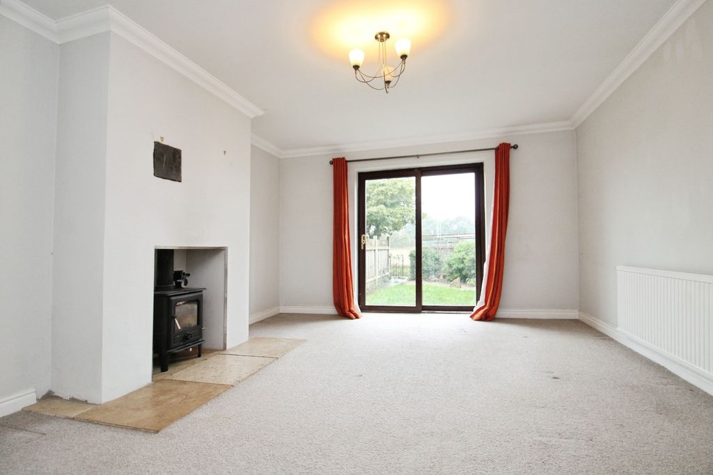 Property photo 3 of 9 Pbox-Living_Room-338943.Jpg