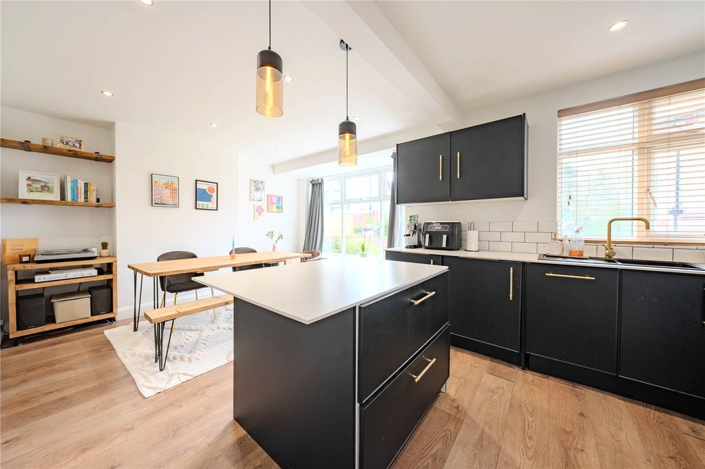 Property photo 3 of 14 Picture No. 22