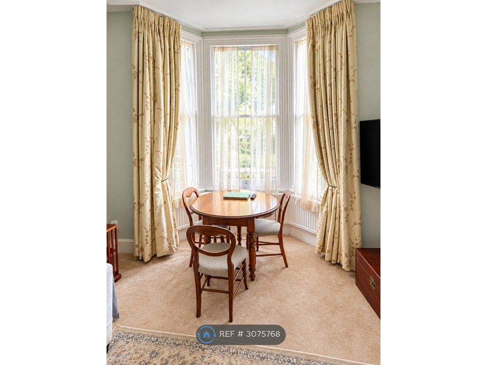 Property photo 3 of 14 Dining Area