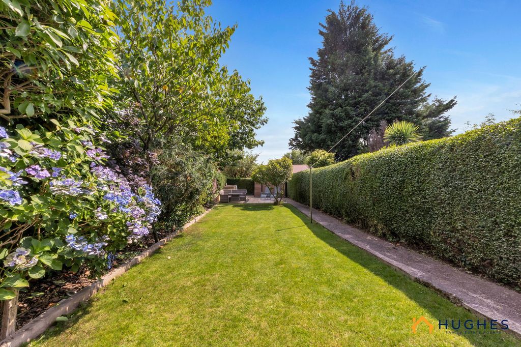 Property photo 2 of 26