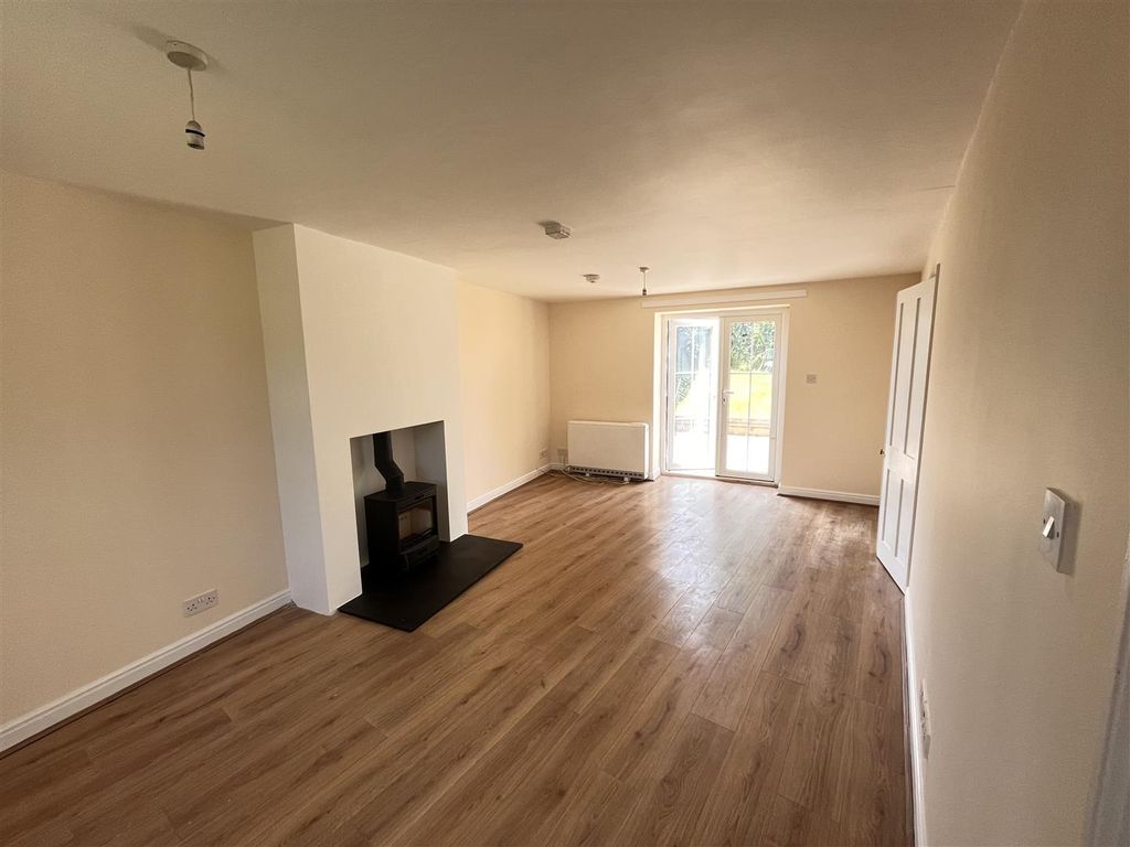 Property photo 3 of 10 Sitting Room