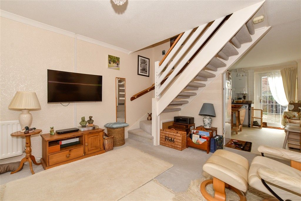 Property photo 3 of 11 Lounge