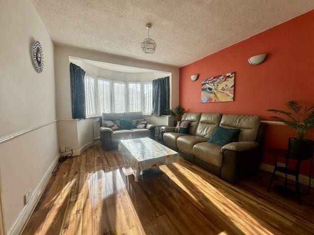 Property photo 2 of 21