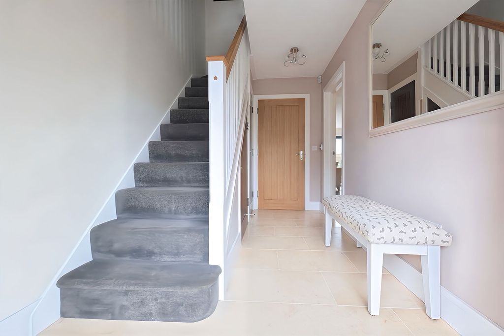 Property photo 2 of 28 Img_8141_1752911563914.Jpeg