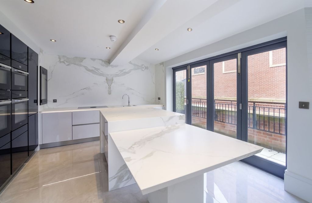 Property photo 1 of 21 6