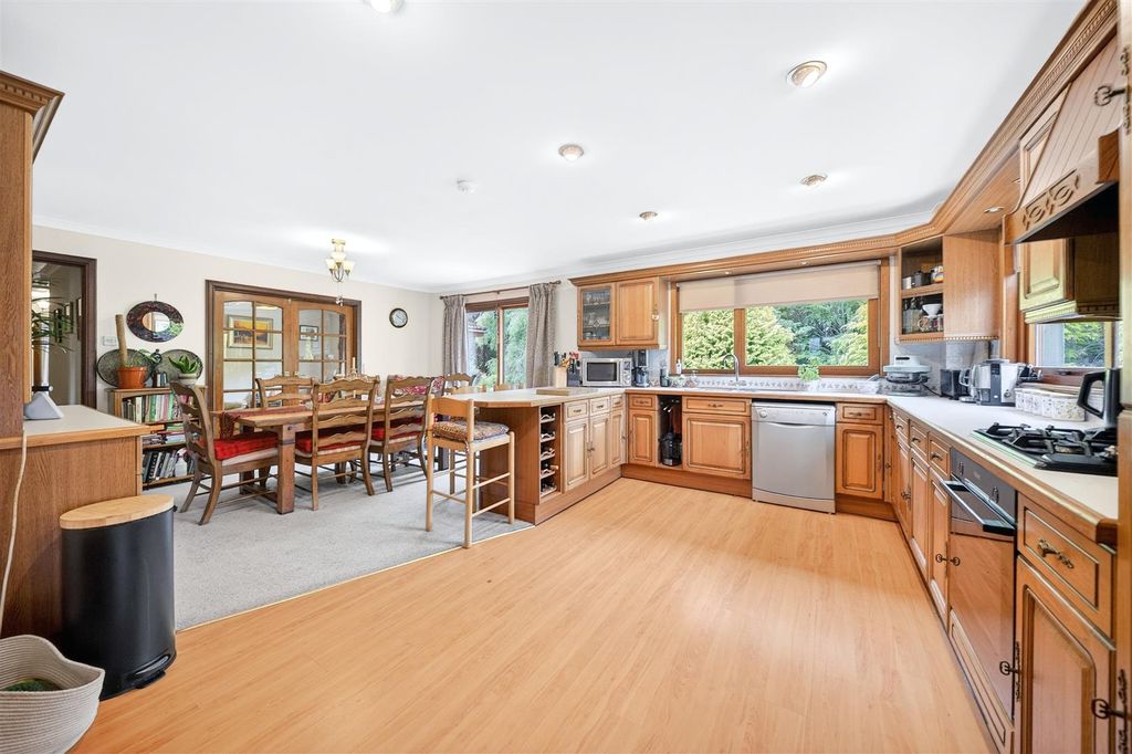 Property photo 3 of 19 Kitchen/Diner