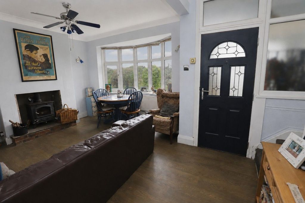 Property photo 3 of 34