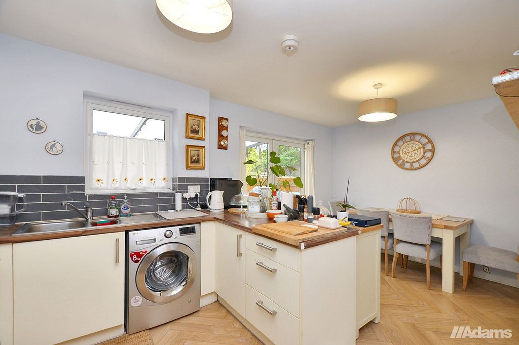 Property photo 3 of 20