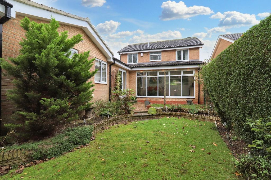 Property photo 2 of 33