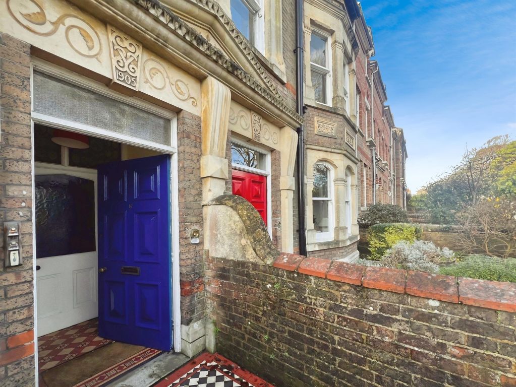 Property photo 1 of 12