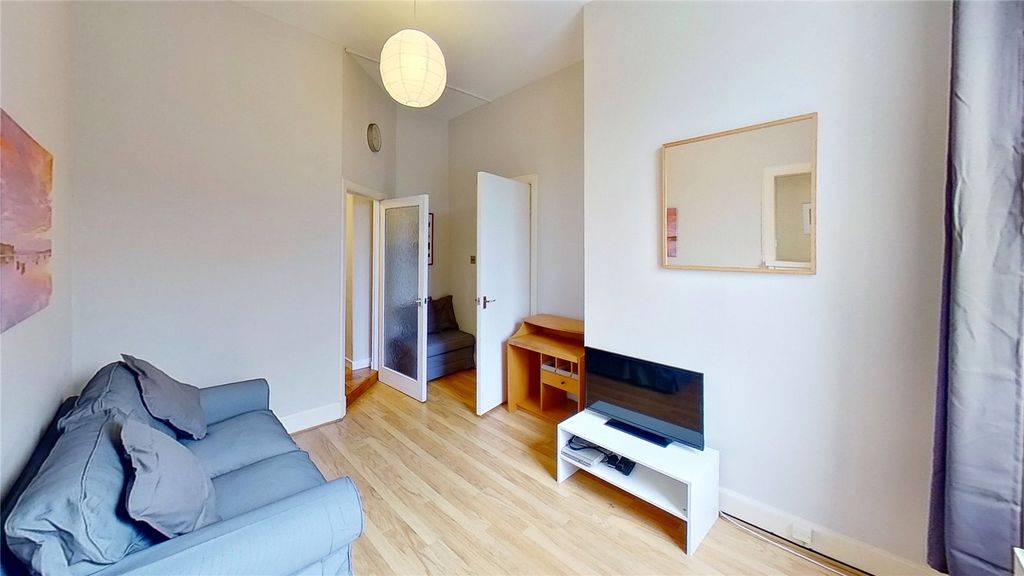 Property photo 2 of 7 Picture No. 04